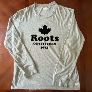 ROOTS Top Velvet Graphic Grey Tee MEDIUM